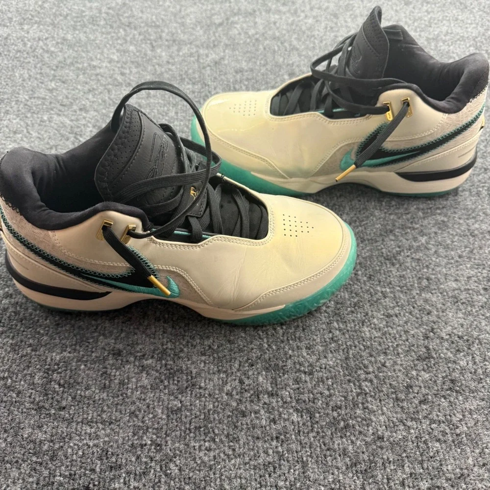 Nike dominate court